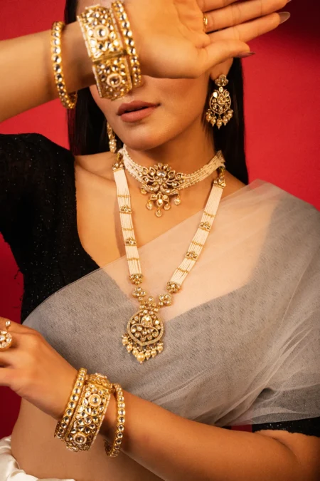 Graceful AD Stone Choker Set